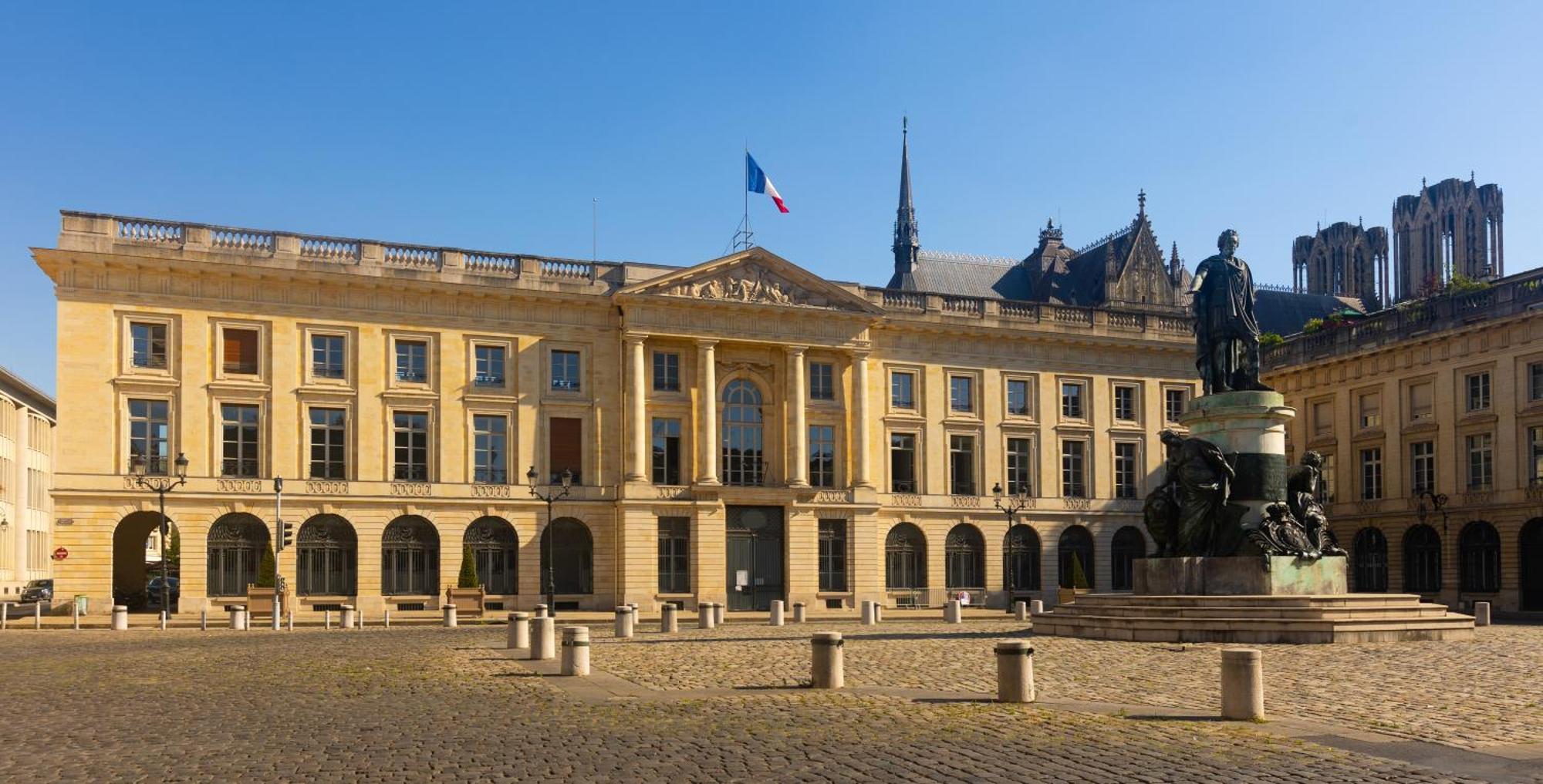 La Suite - Paisible Et A Deux Pas De La Gare Reims Exterior photo